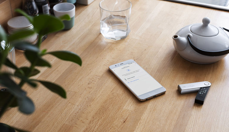 Может ли Ledger Nano S подключиться к iPhone?